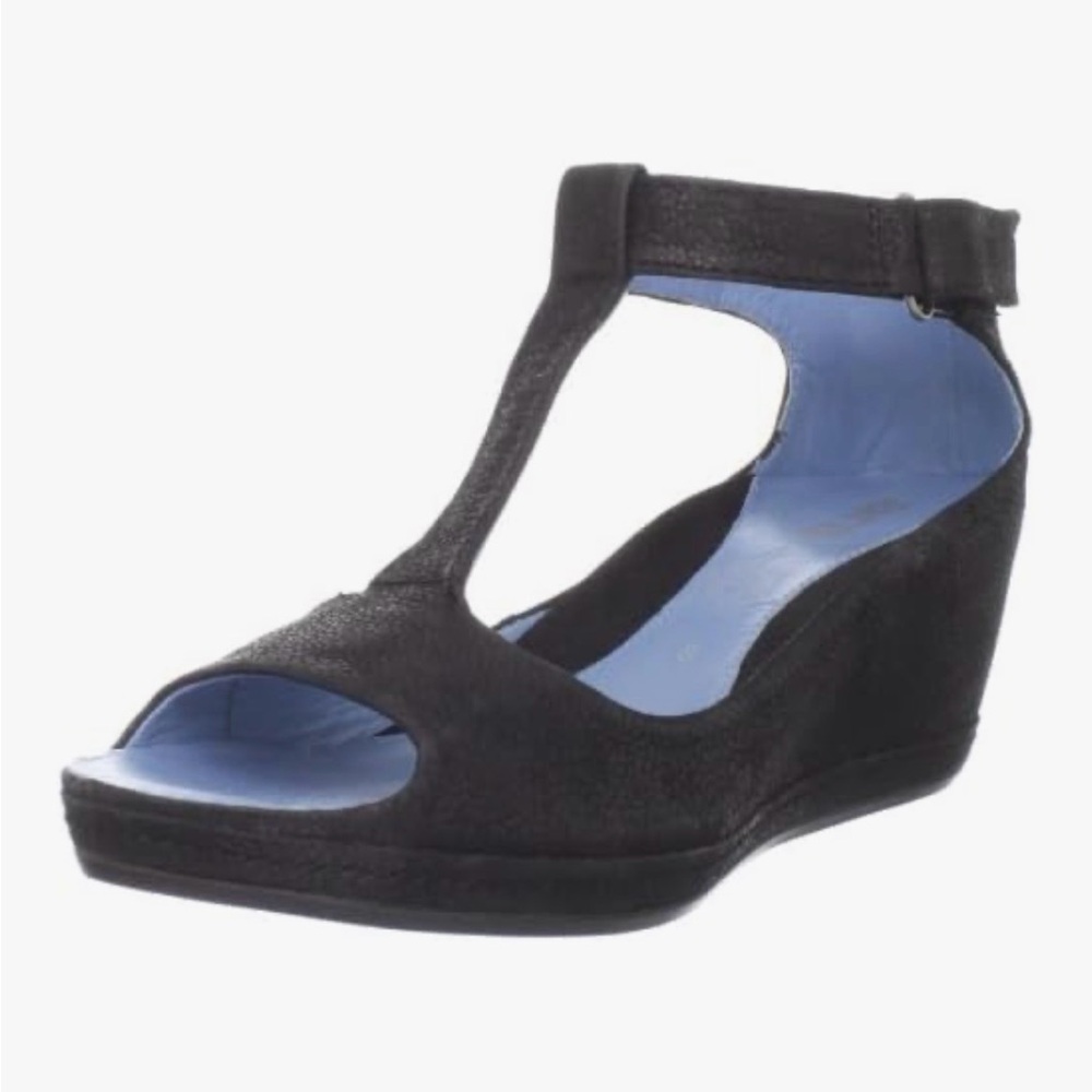 NWOT ara Sahara Women’s Black Nubuck T-Strap Wedge Sandals